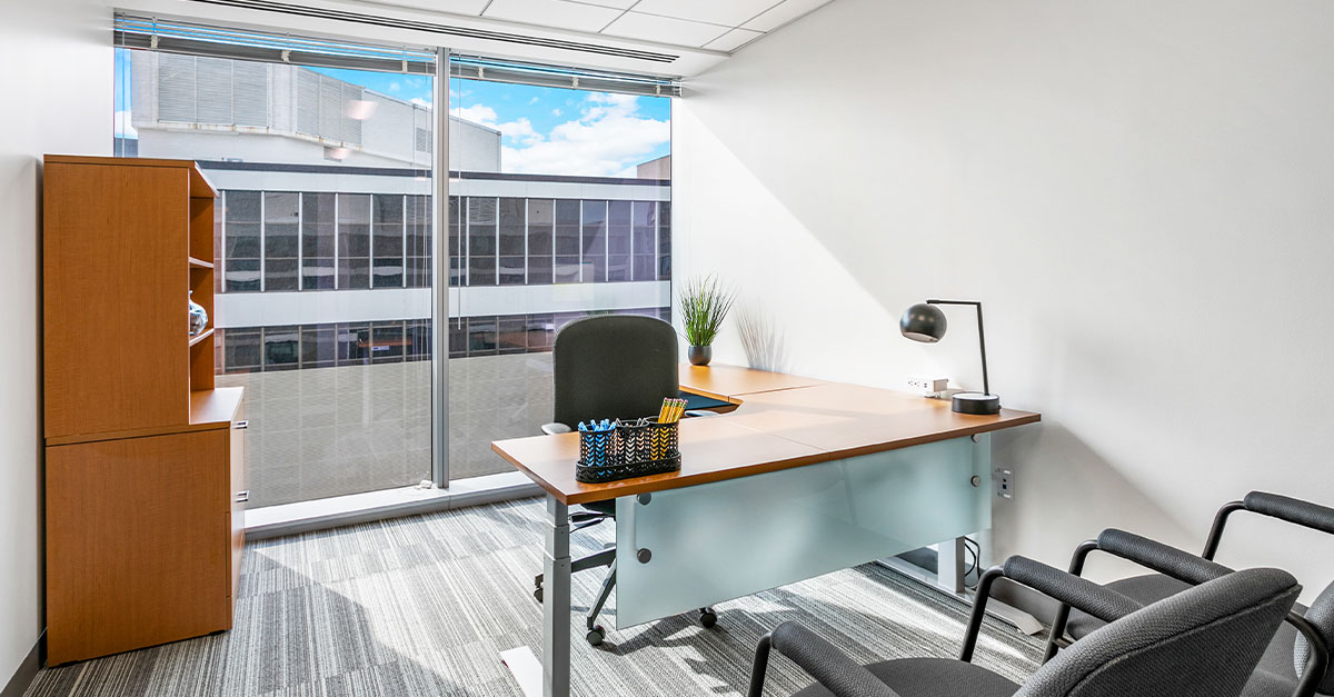 5 Reasons to Spring for a Private Office